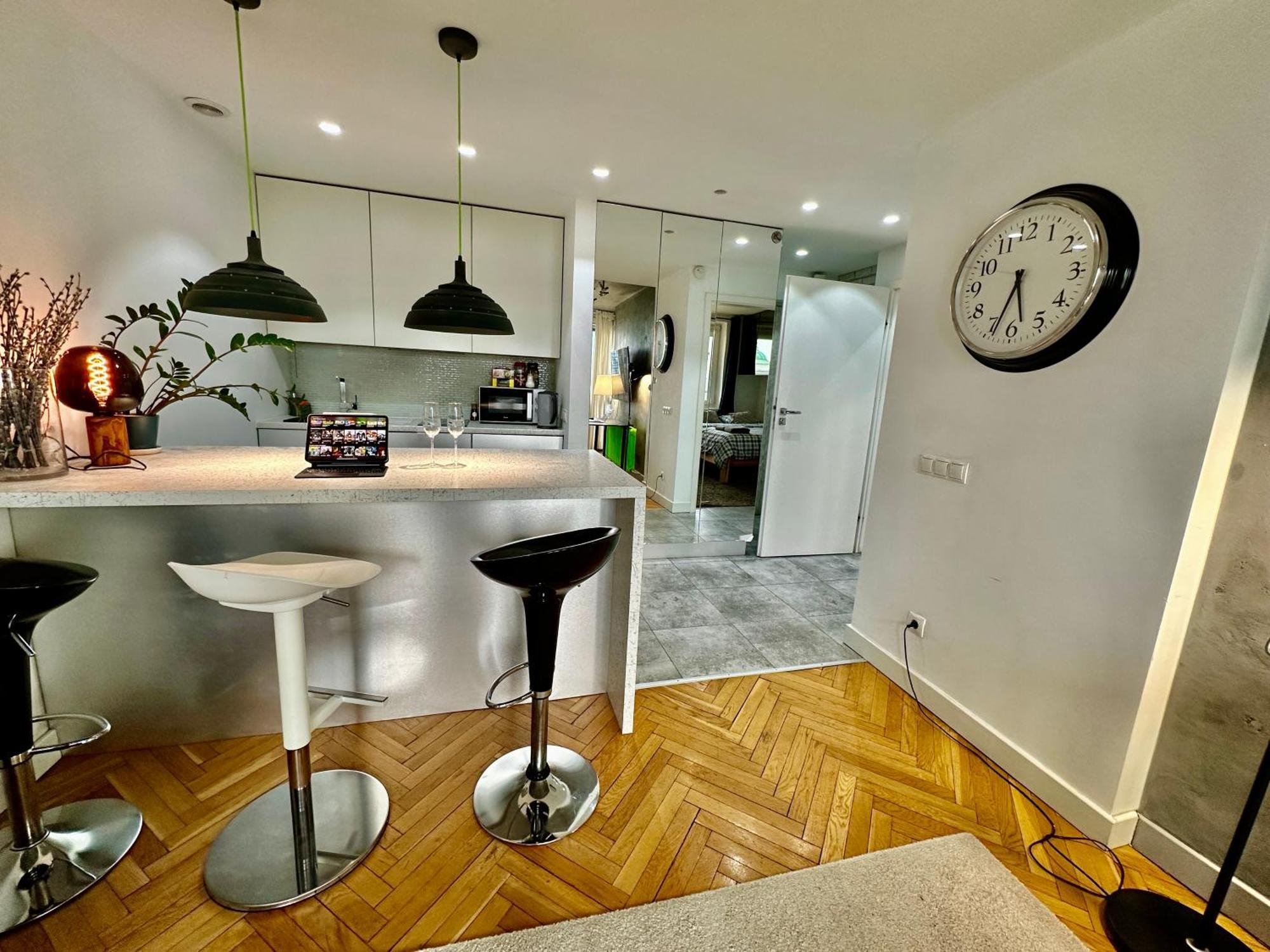 Palace 2 Wifi 600 Mbs 55'Tv Netflix Hbo 2Xmetro Appletv Varsovia Exterior foto